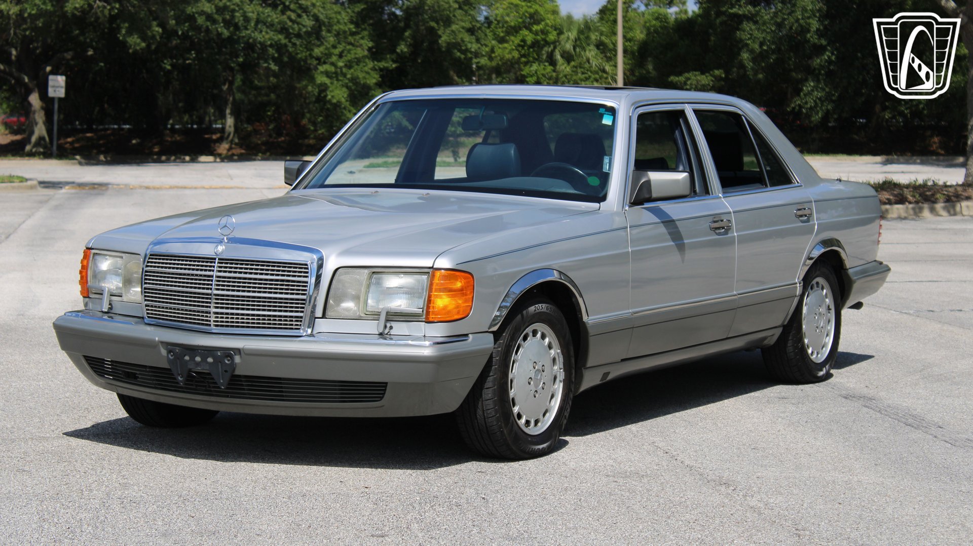 Used 1990 Mercedes-Benz 300 SE image 3