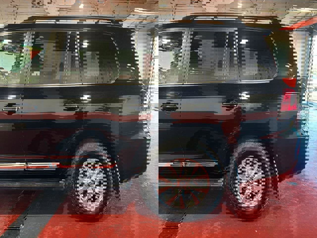Used 2017 Toyota Land Cruiser image 10
