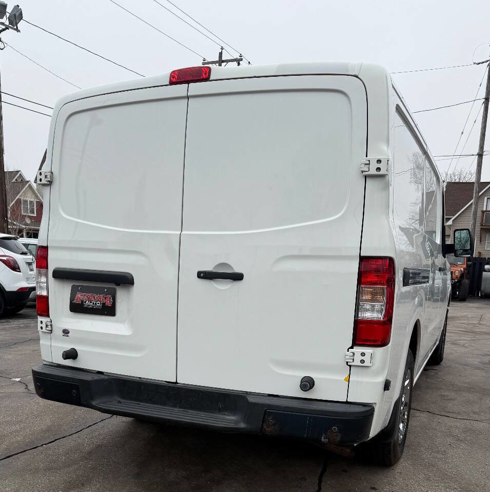 Used 2018 Nissan NV 2500 SV RWD image 14