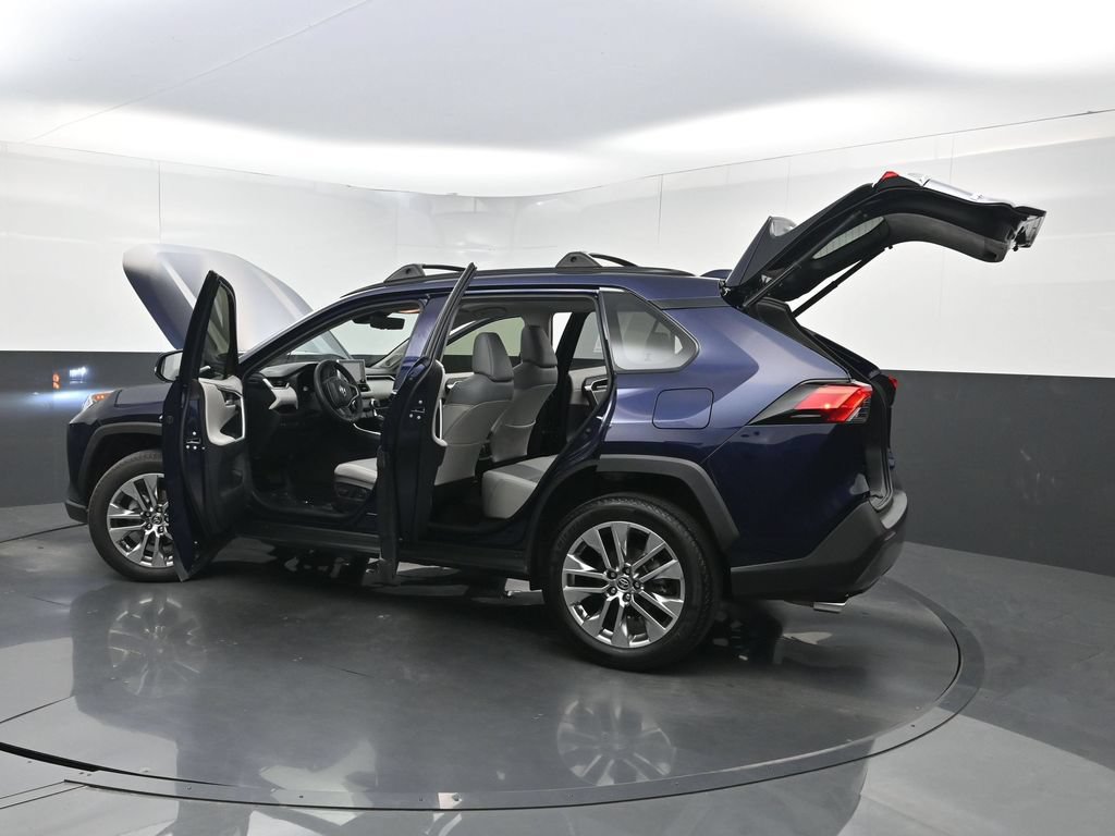 Used 2020 Toyota RAV4 Limited FWD image 38