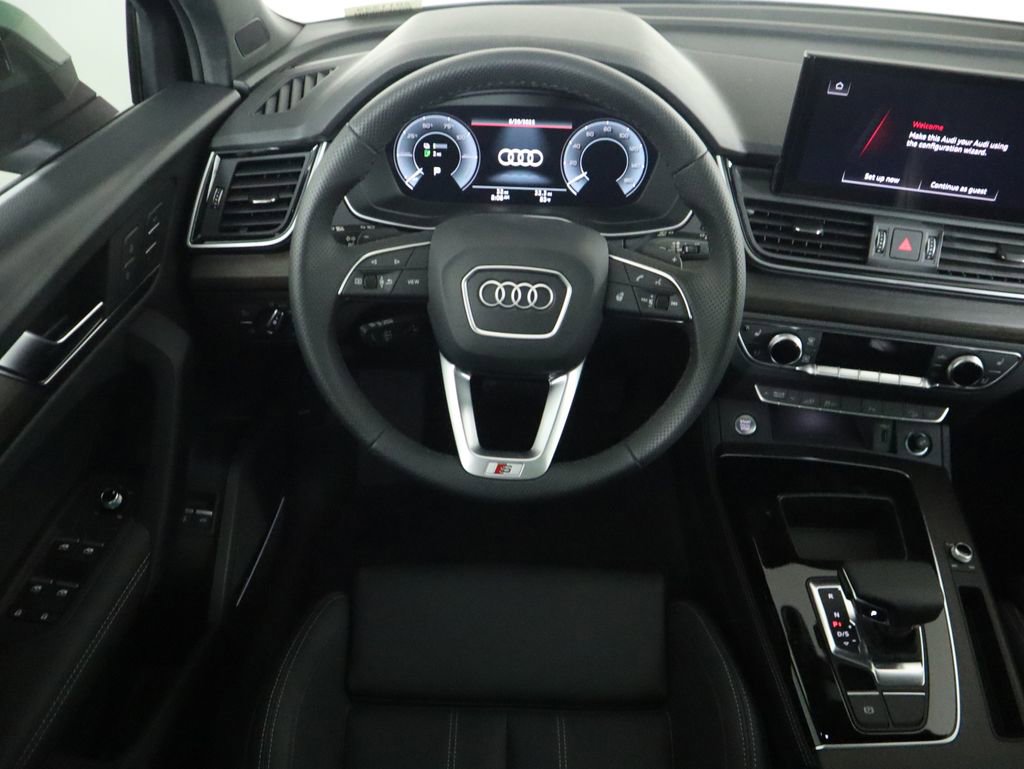 Used 2025 Audi Q5 e Premium Plus w/ Premium Plus Package image 11