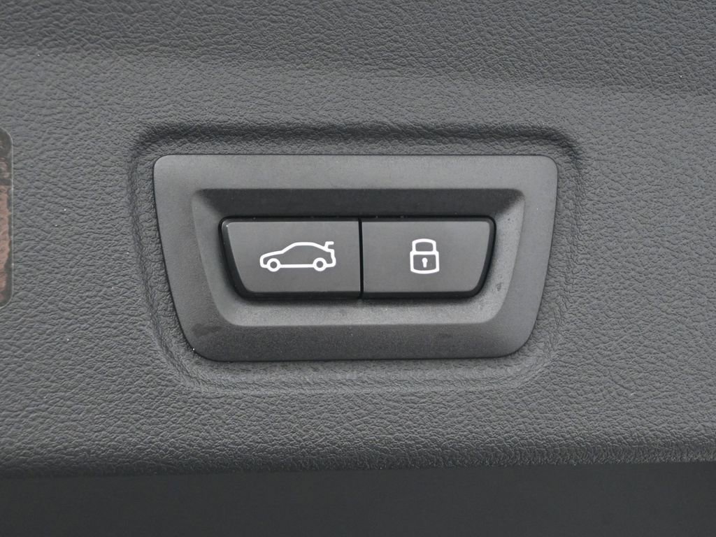 Used 2025 BMW i4 eDrive40 image 26