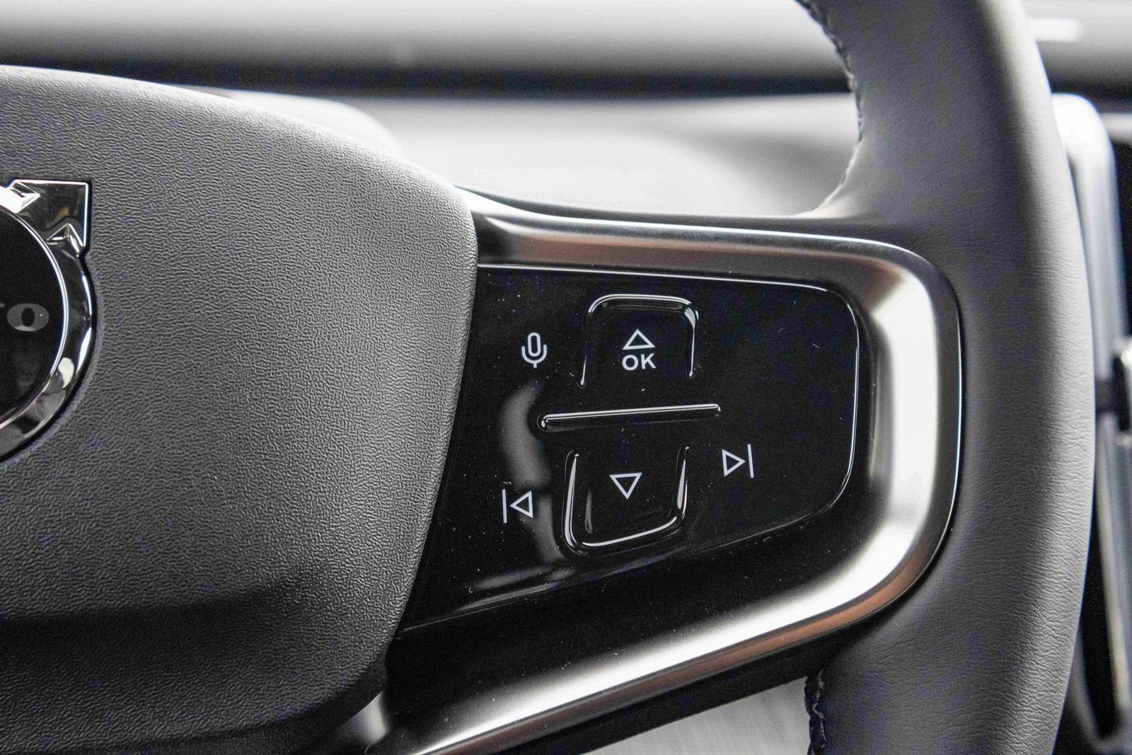 New 2026 Volvo EX30 Cross Country Ultra w/ Protection Package Premier image 35