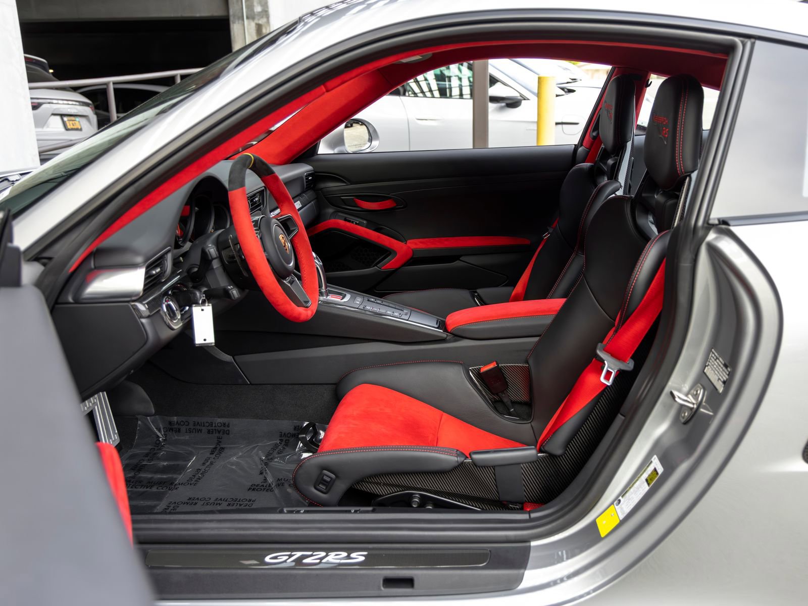 Certified 2018 Porsche 911 GT2 RS RWD image 33