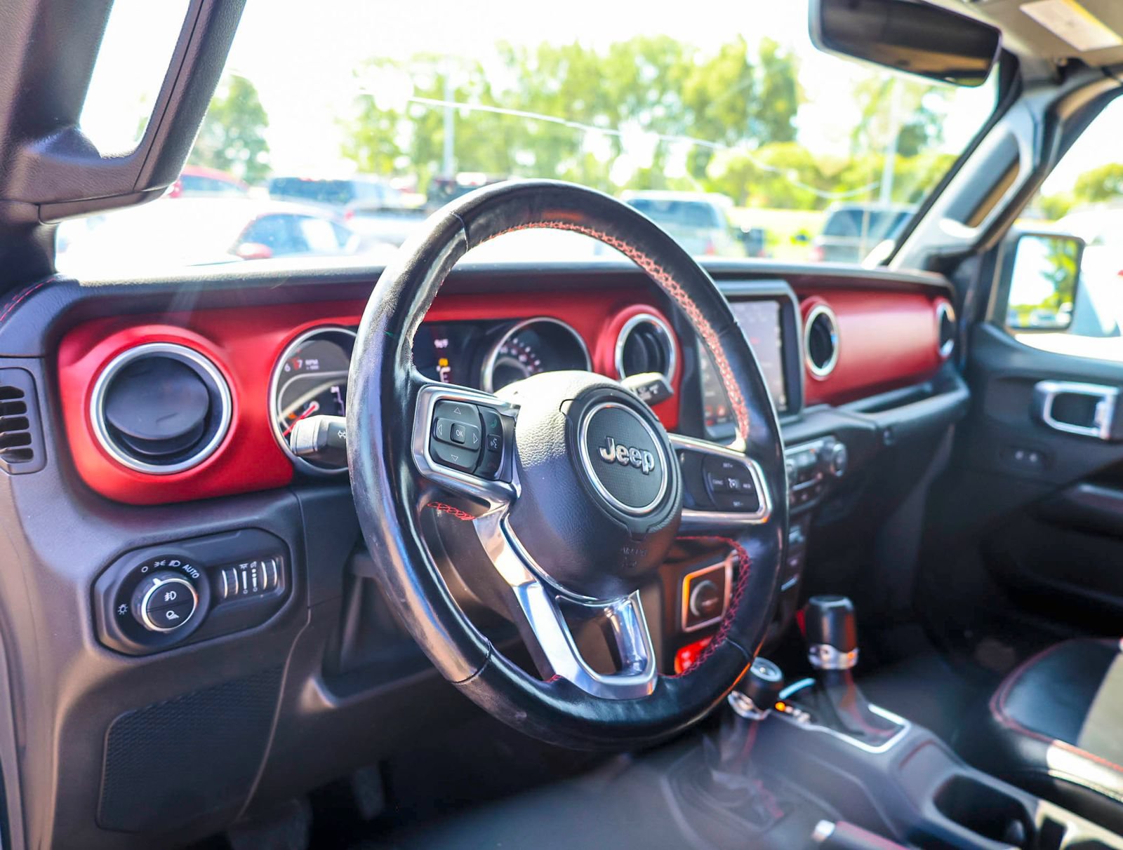 Used 2021 Jeep Gladiator Rubicon AWD/4WD image 10