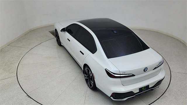 Used 2023 BMW i7 xDrive60 image 81