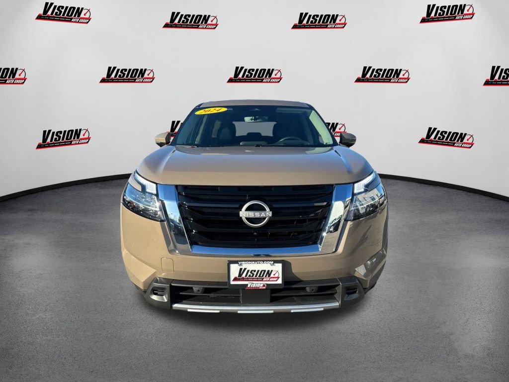 Used 2024 Nissan Pathfinder Platinum w/ Cargo Package video 2