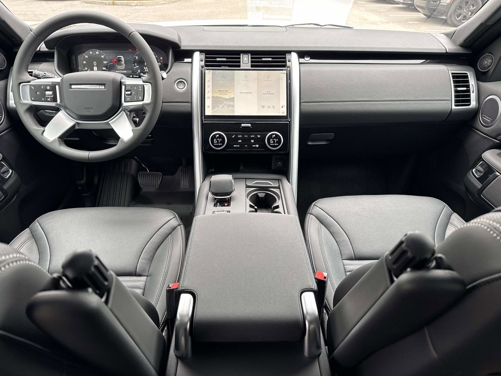 Used 2025 Land Rover Discovery S AWD/4WD image 16