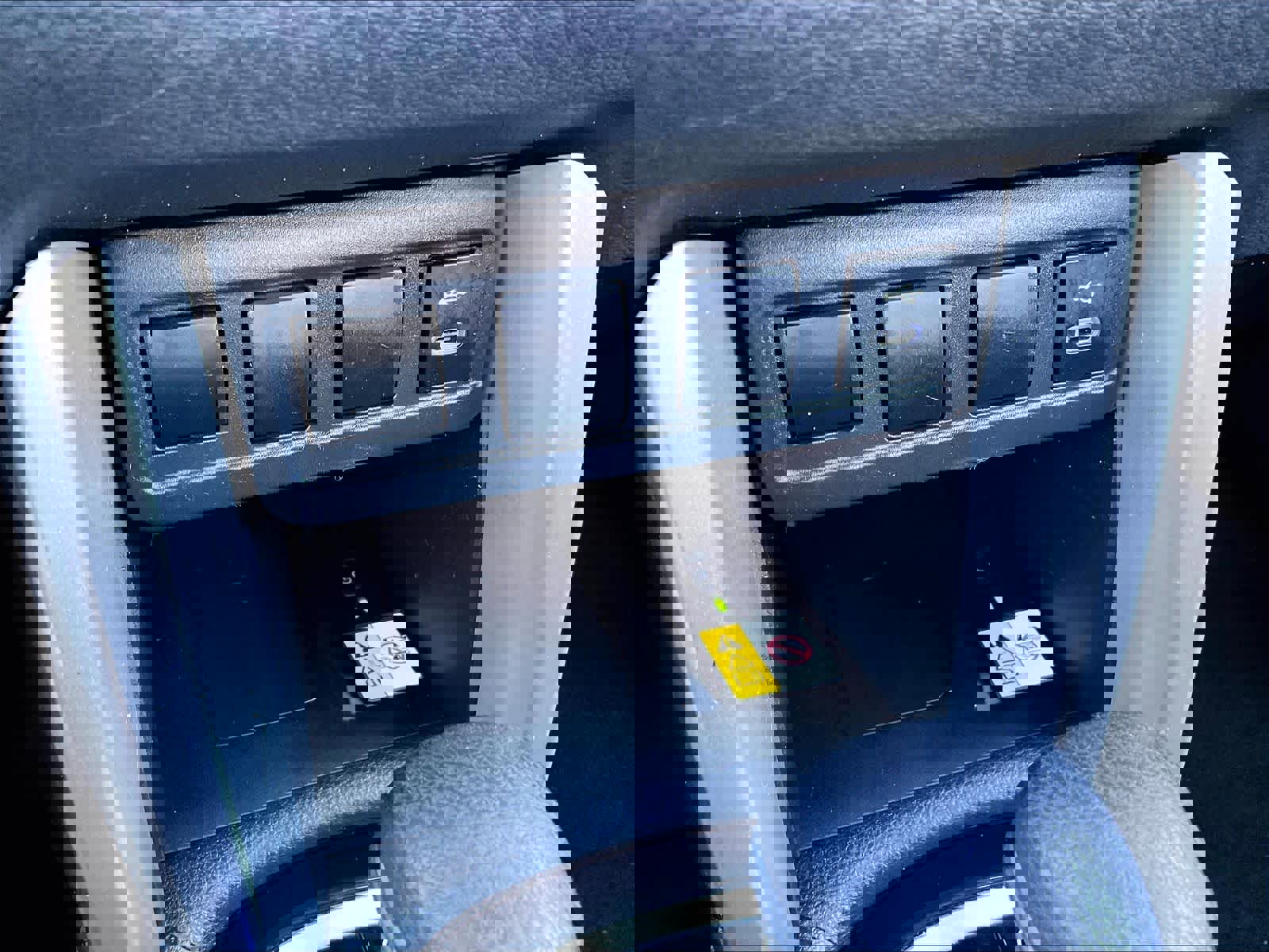 Used 2023 Toyota Corolla Cross LE image 27