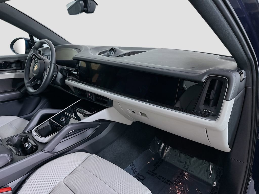 Certified 2025 Porsche Cayenne S AWD/4WD image 31
