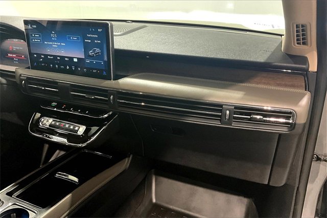Used 2023 Lincoln Corsair Reserve w/ Equipment Group 201A image 28