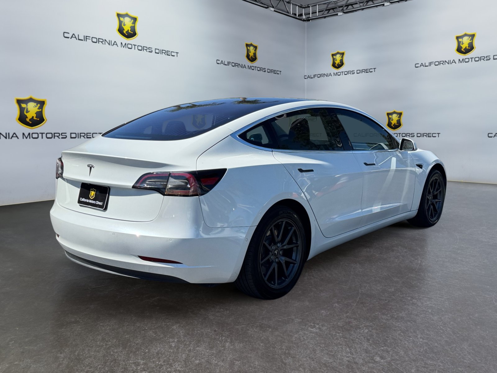 Used 2018 Tesla Model 3 Long Range RWD image 5