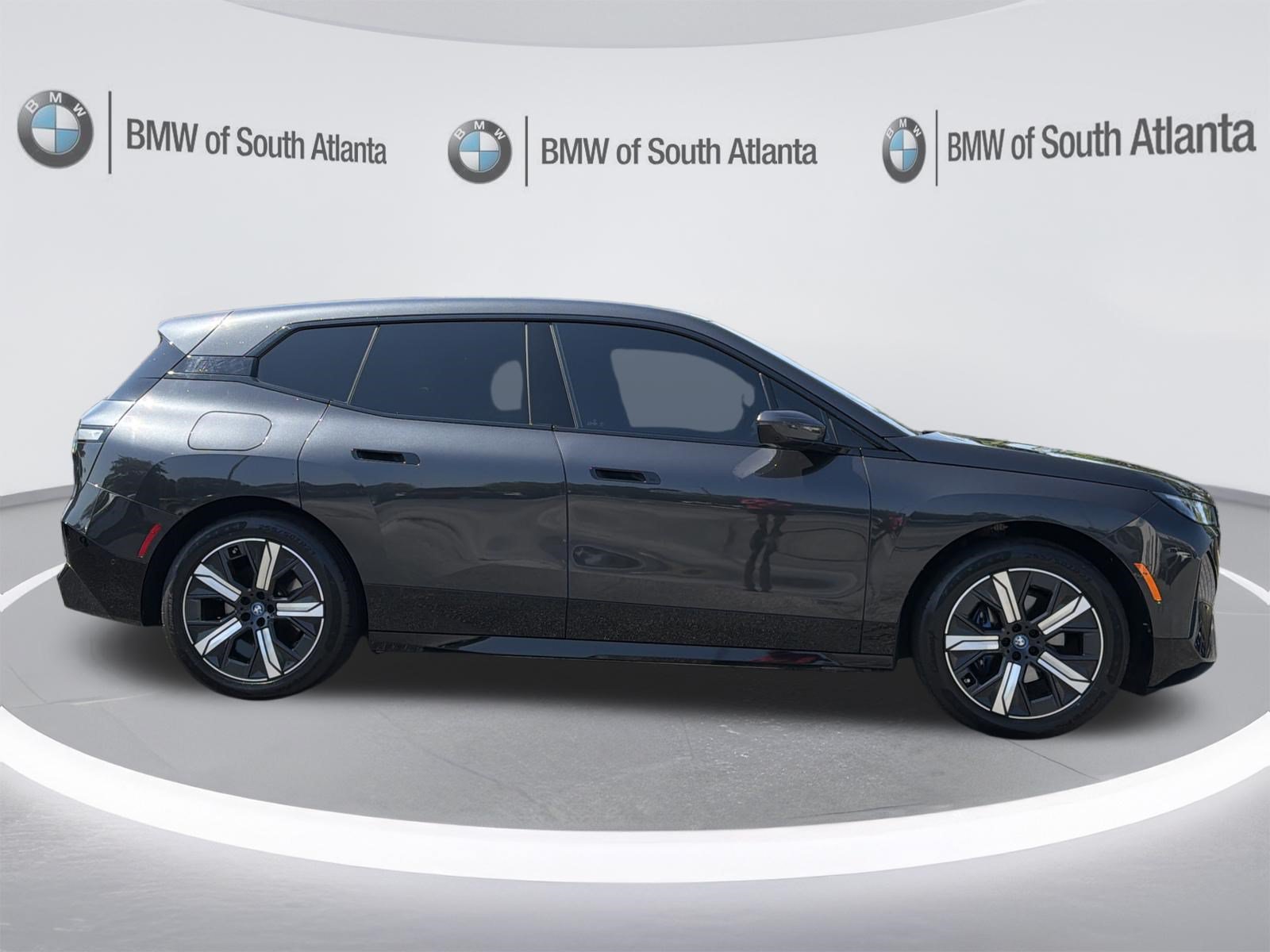 Used 2023 BMW iX xDrive50 w/ Premium Package AWD/4WD image 28