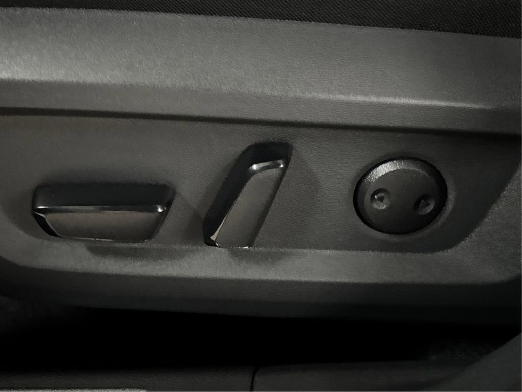 Certified 2026 Nissan Rogue SV image 24