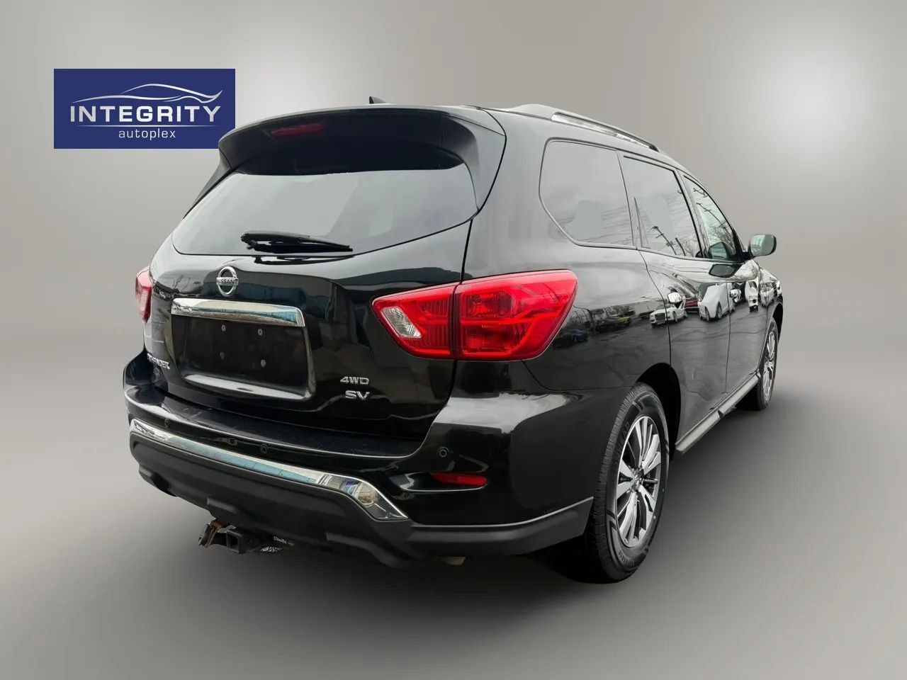 Used 2019 Nissan Pathfinder SV AWD/4WD image 3