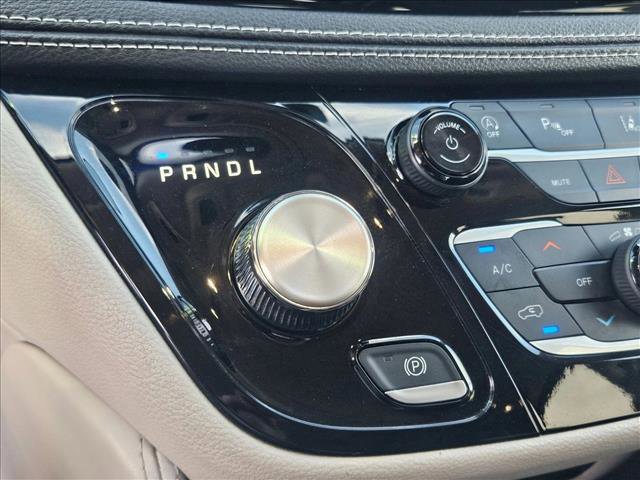 Used 2023 Chrysler Pacifica Limited FWD image 12