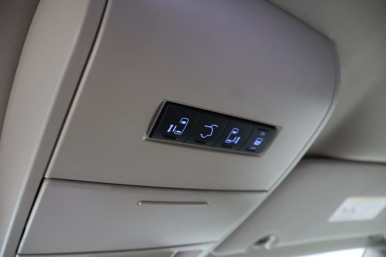 Used 2014 Chrysler Town & Country Touring-L w/ Driver Convenience Group FWD image 38