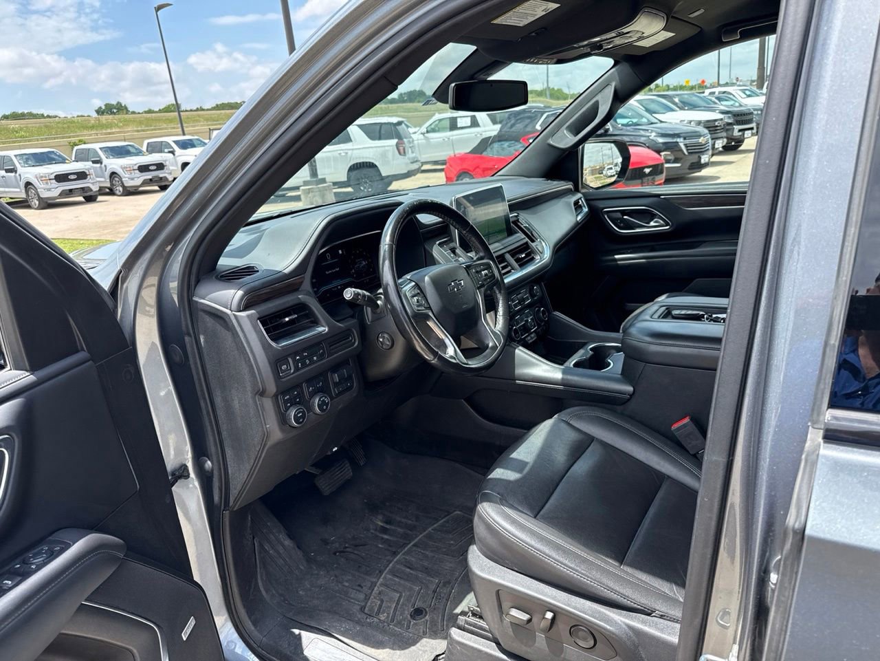 Used 2022 Chevrolet Suburban Z71 w/ Z71 Off-Road Package AWD/4WD image 20