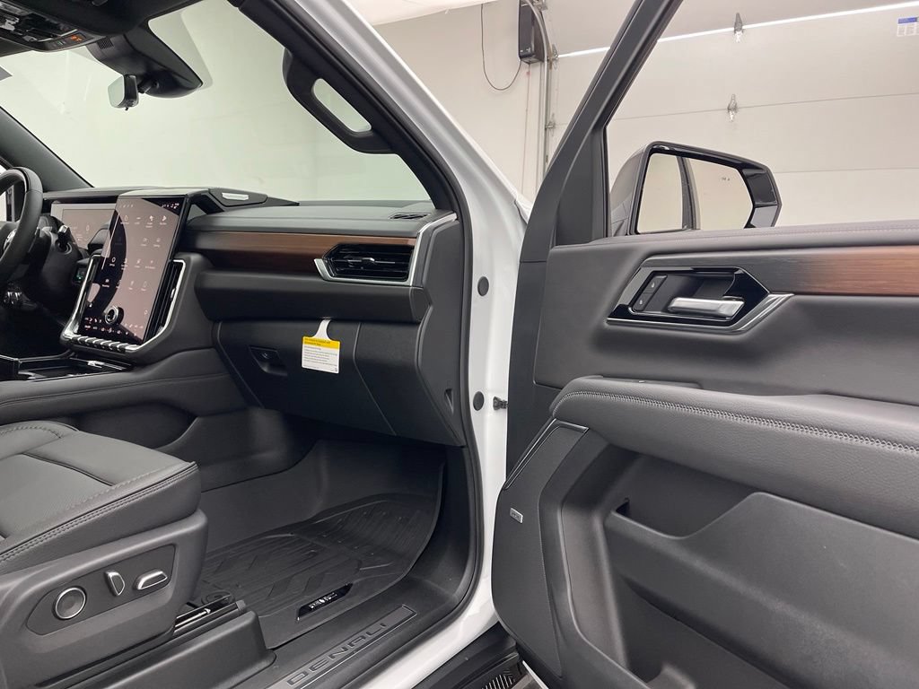 New 2026 GMC Yukon XL Denali w/ Denali Reserve Package AWD/4WD image 40