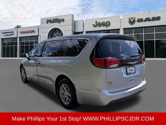 Certified 2026 Chrysler Voyager LX FWD image 4