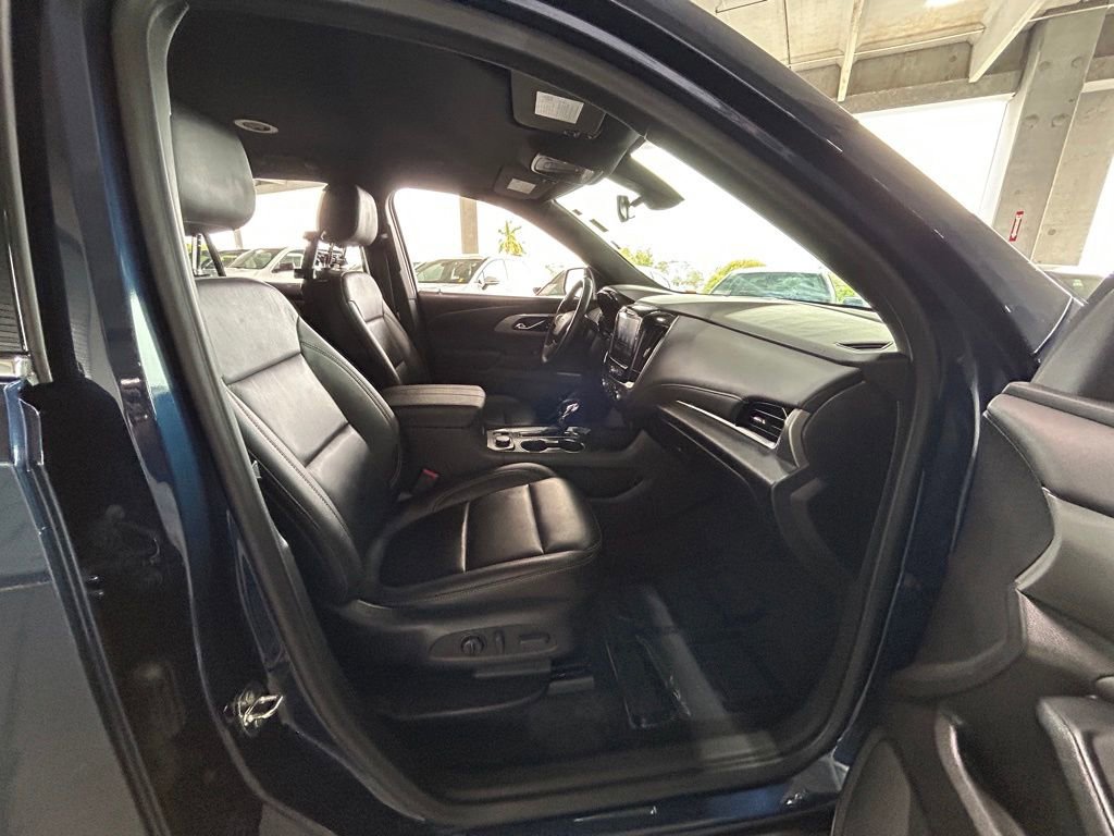 Used 2023 Chevrolet Traverse LT image 25