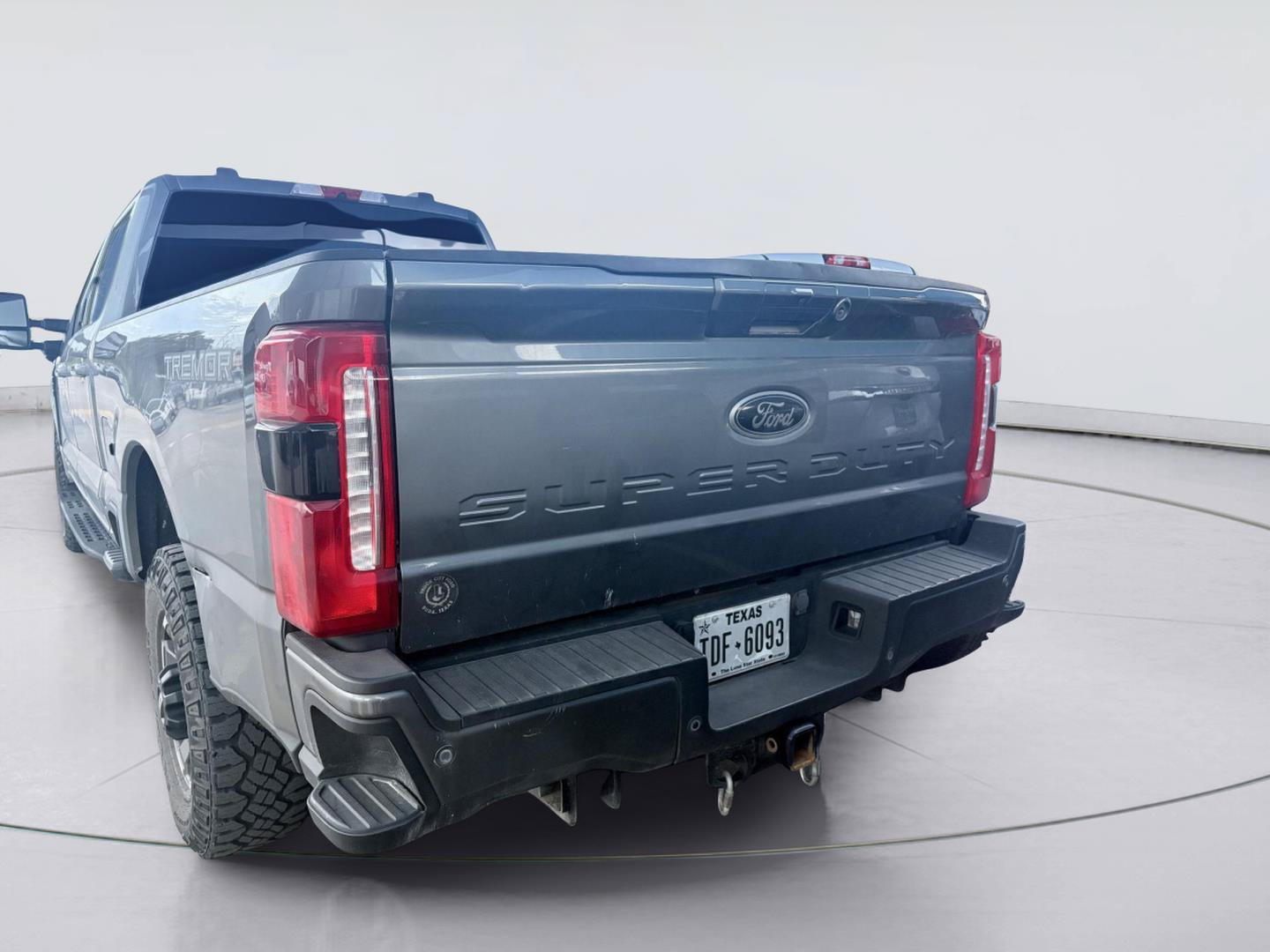Used 2023 Ford F250 Lariat w/ Lariat Ultimate Package AWD/4WD image 3