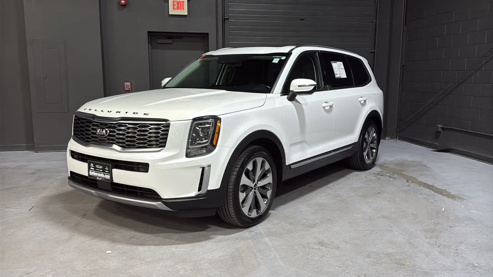 Used 2020 Kia Telluride EX w/ EX Premium Package AWD/4WD image 3