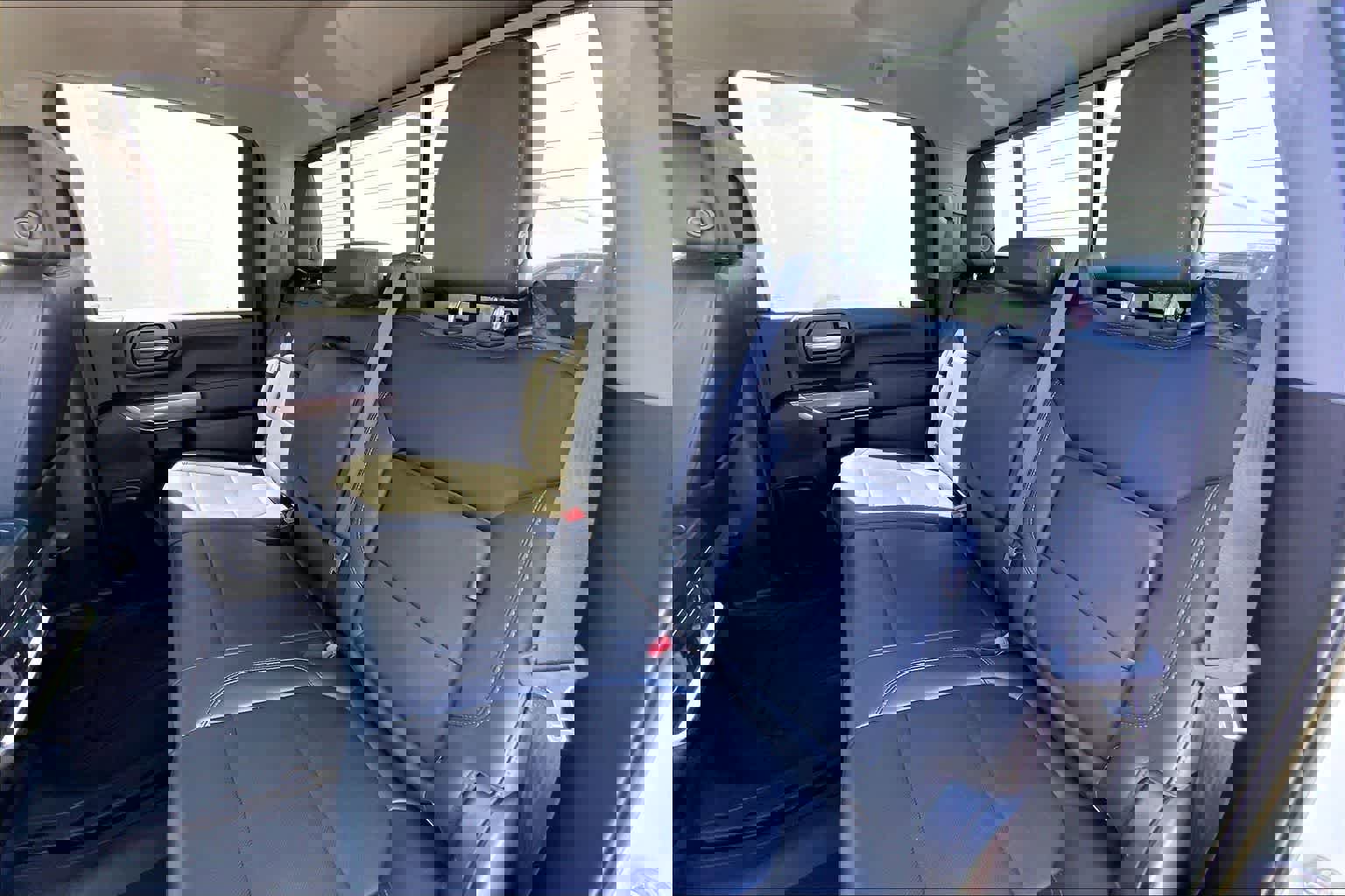 Used 2020 Chevrolet Silverado 2500 LTZ w/ LTZ Plus Package image 29