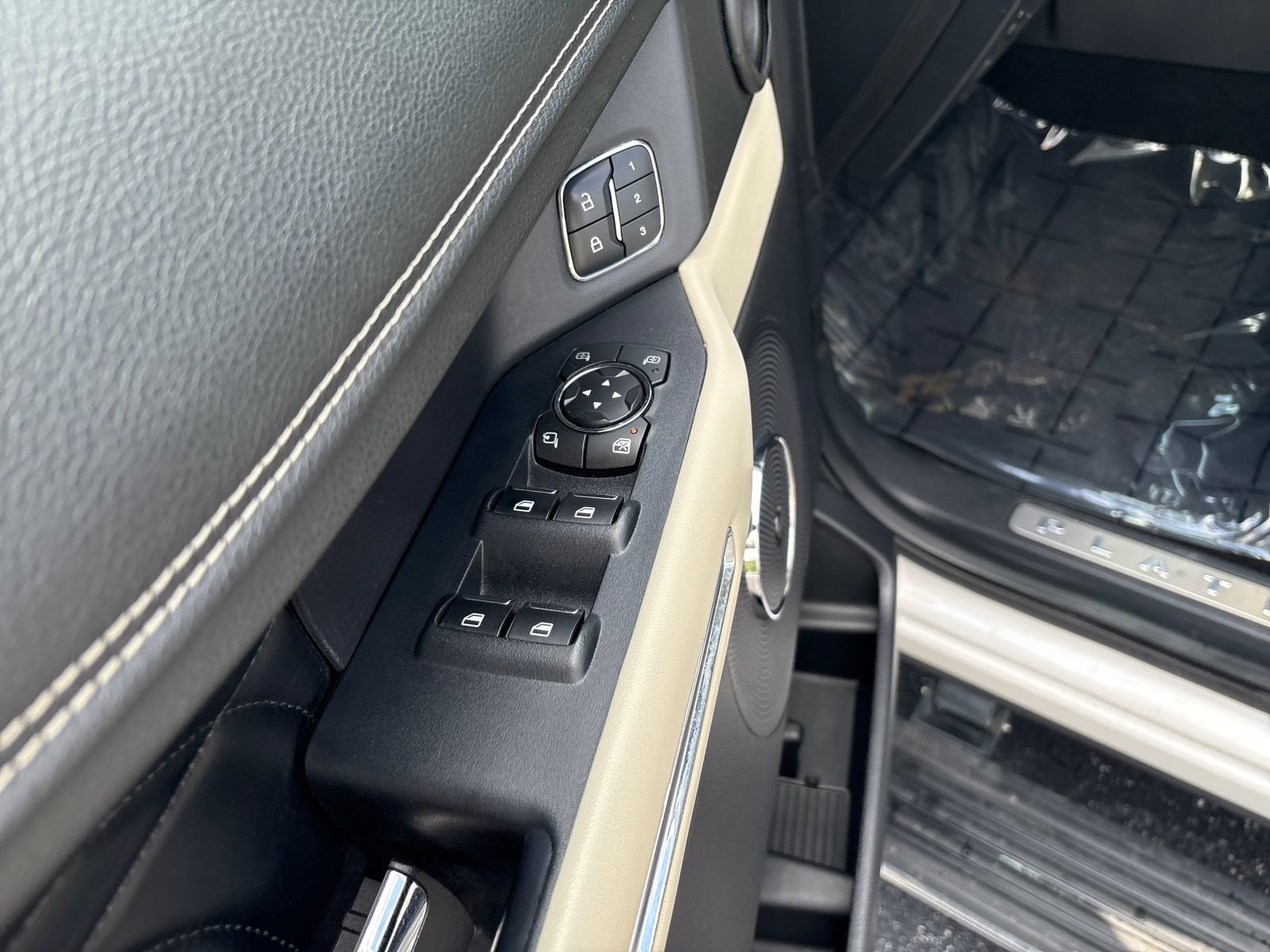 Used 2018 Ford Expedition Max Platinum RWD image 30