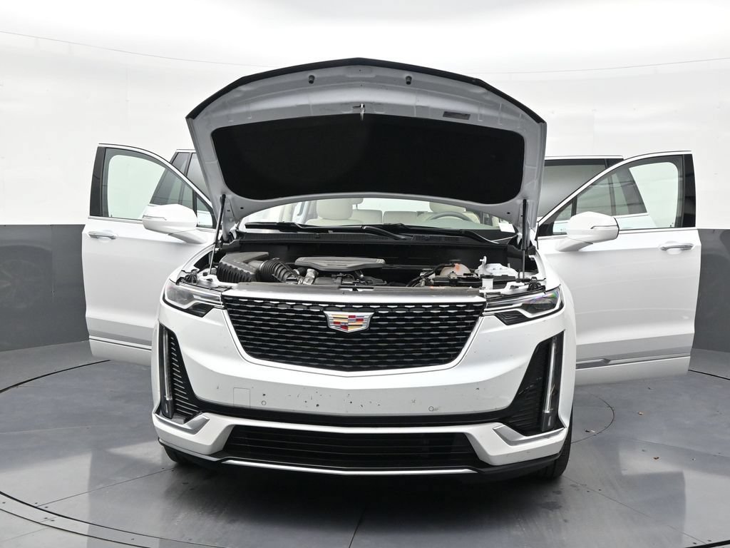 Used 2025 Cadillac XT6 Premium Luxury w/ LPO, Floor Liner Package FWD image 34
