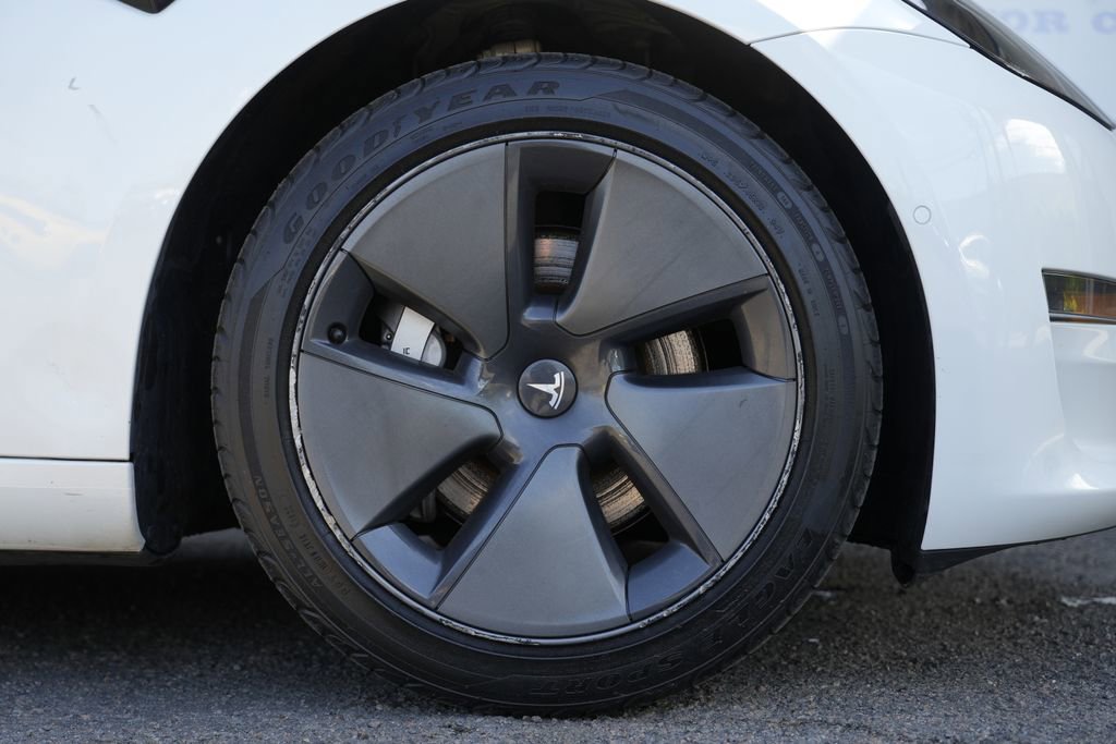 Used 2021 Tesla Model 3 Standard Range Plus RWD image 10