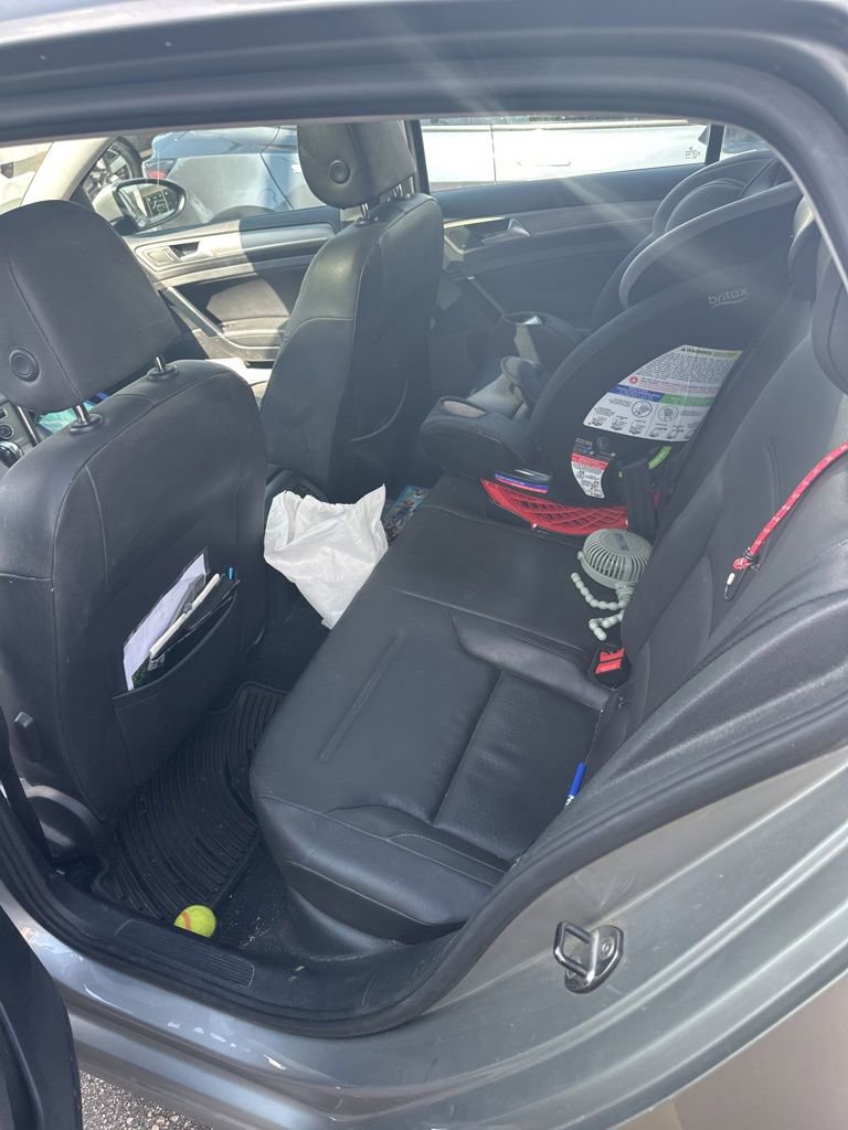 Used 2015 Volkswagen Golf SE FWD image 9