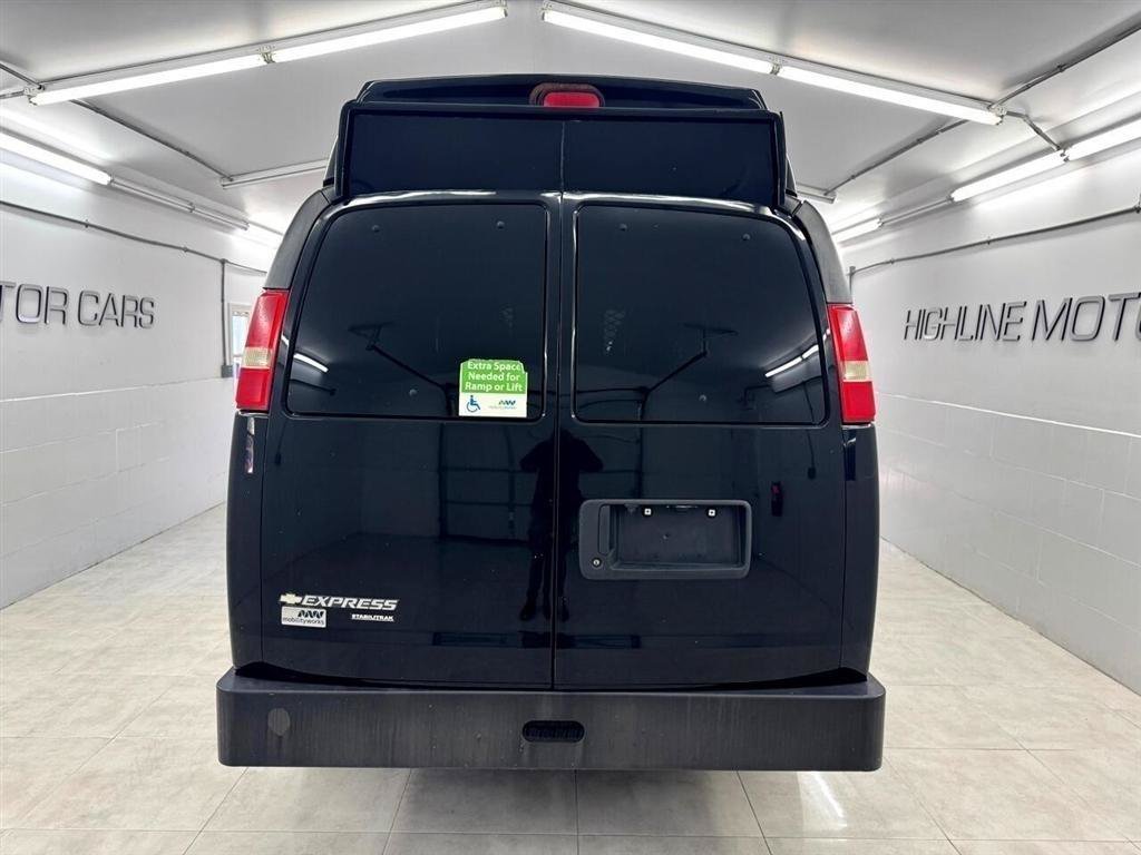 Used 2014 Chevrolet Express 2500 LT w/ LT Preferred Equipment Group RWD image 5