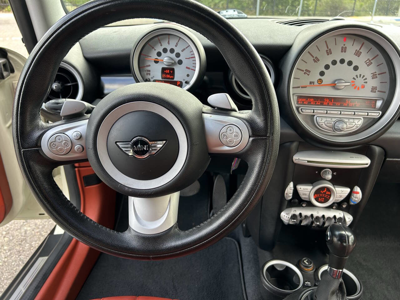 Used 2009 MINI Cooper Hardtop w/ Premium Pkg FWD image 11