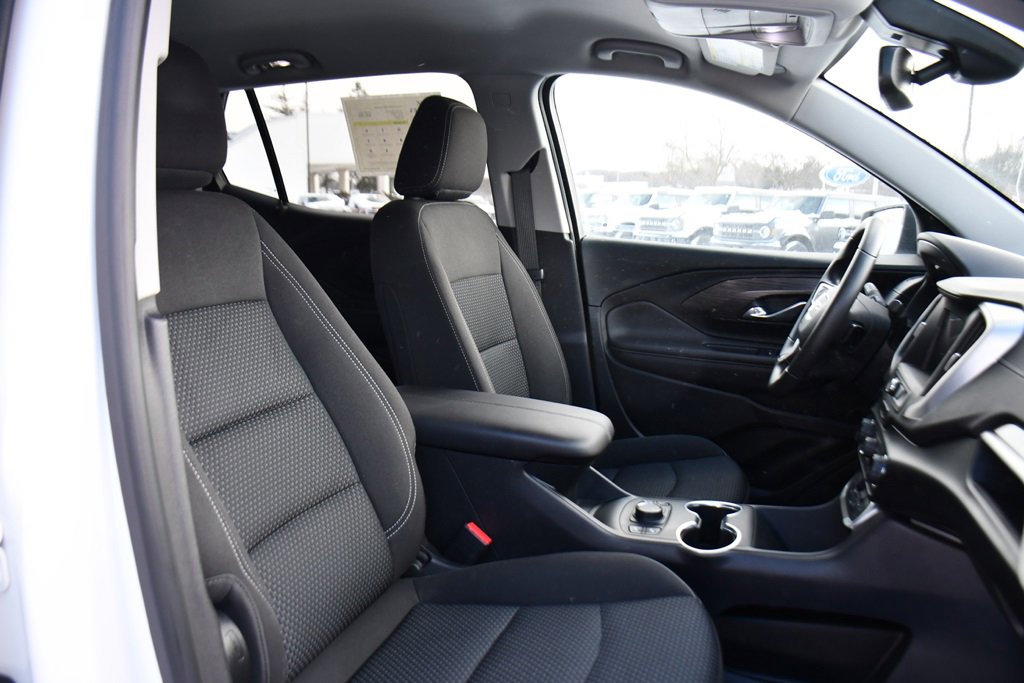 Used 2022 GMC Terrain SLE w/ Driver Convenience Package image 16