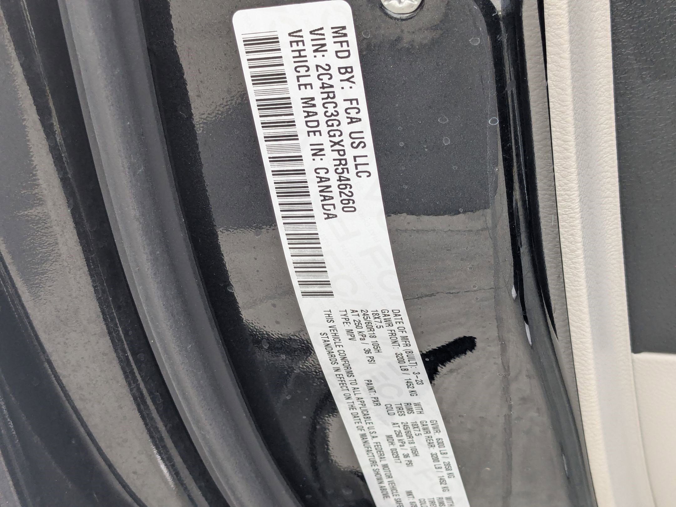 Used 2023 Chrysler Pacifica Limited w/ Uconnect Theater Family Group image 37