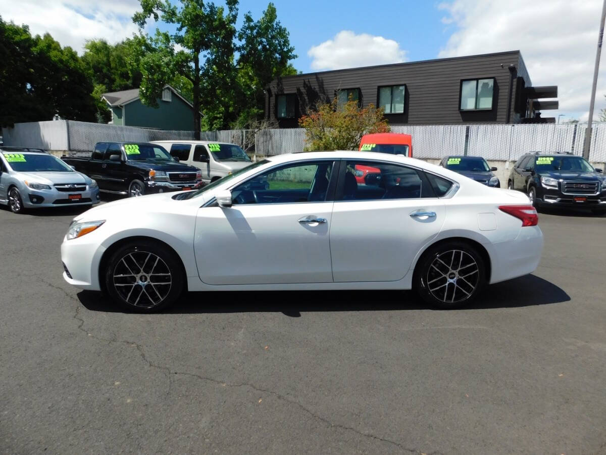 Used 2017 Nissan Altima 2.5 SV w/ Convenience Package FWD image 23