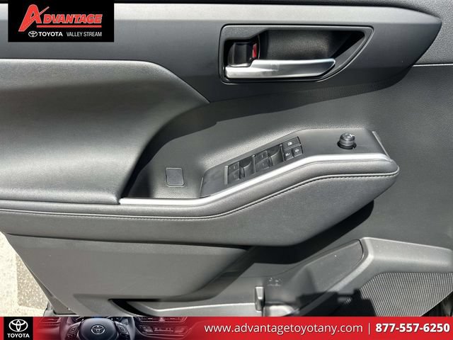 Used 2023 Toyota Highlander XSE AWD/4WD image 22