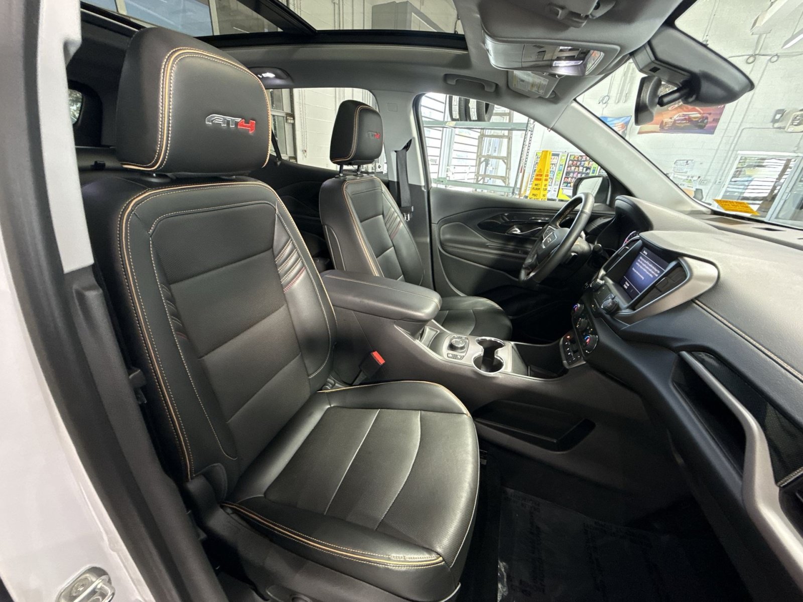 Used 2023 GMC Terrain AT4 AWD/4WD image 28