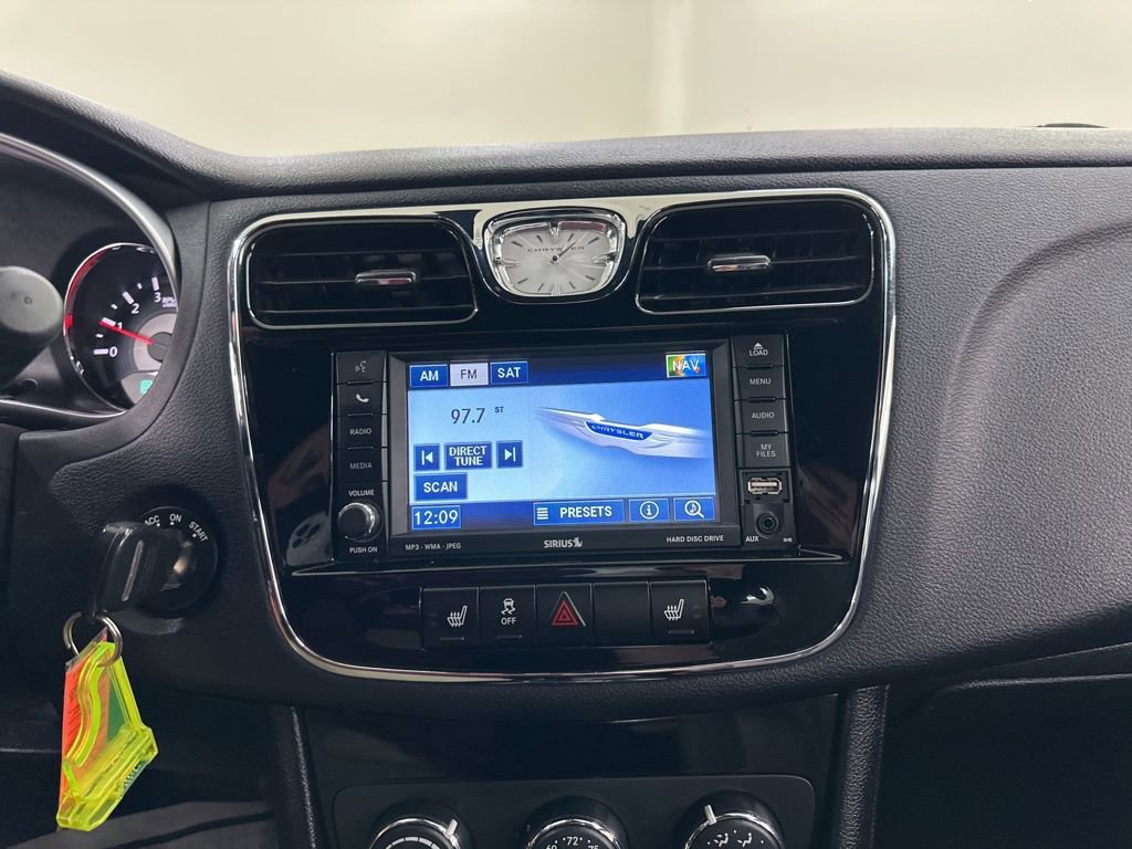 Used 2011 Chrysler 200 Limited image 39