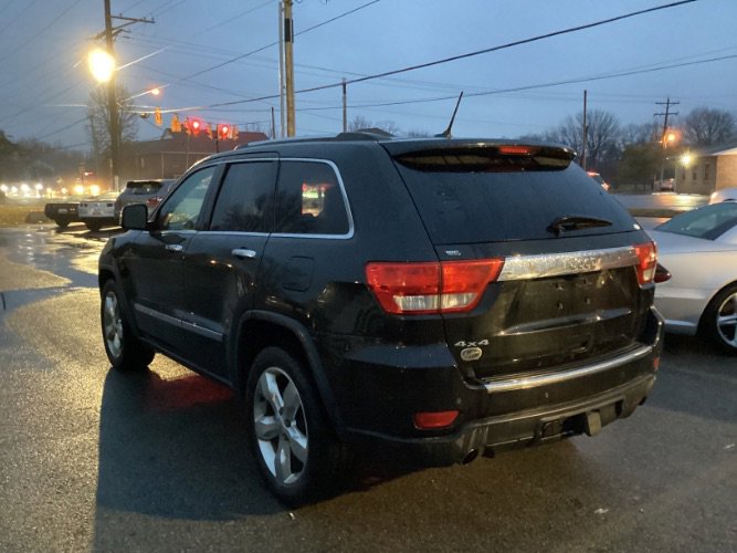 Used 2013 Jeep Grand Cherokee Overland Summit image 4