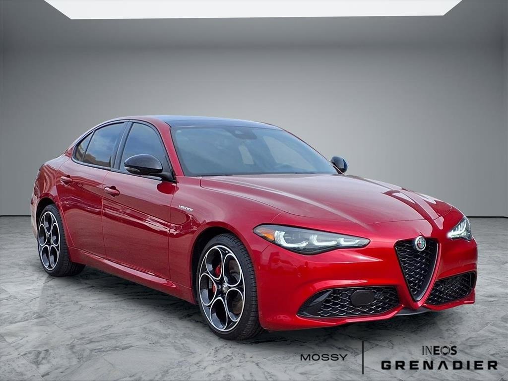 Used 2024 Alfa Romeo Giulia Veloce image 1