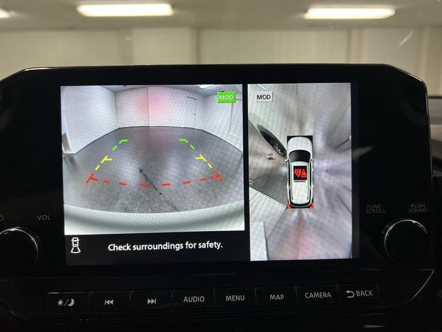 Used 2024 Nissan Pathfinder SL AWD/4WD image 15