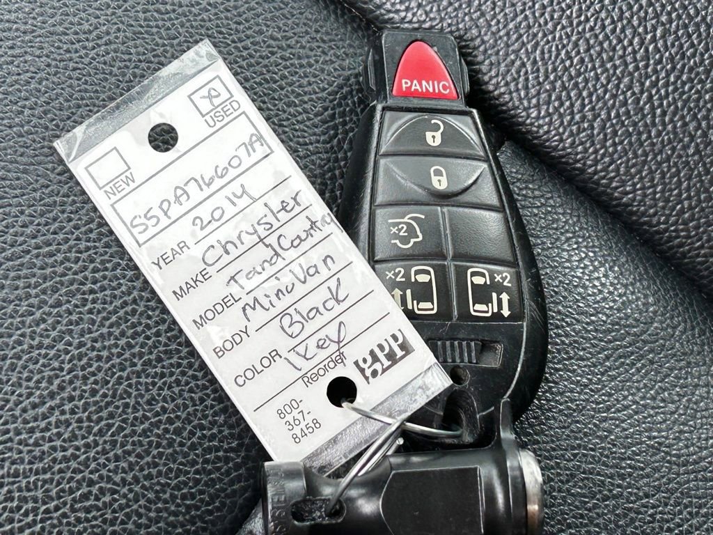 Used 2014 Chrysler Town & Country Touring image 47