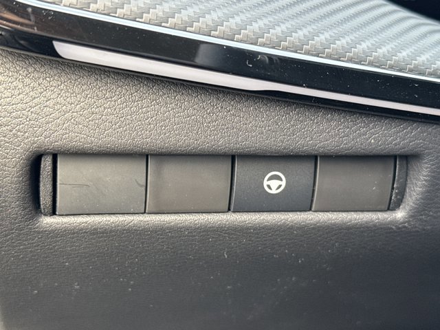 New 2025 Nissan Kicks SR image 13