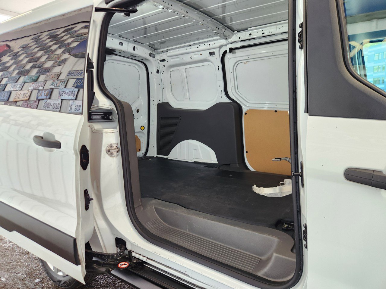 Used 2020 Ford Transit Connect XL w/ CNG/LPG Engine Prep Package image 11