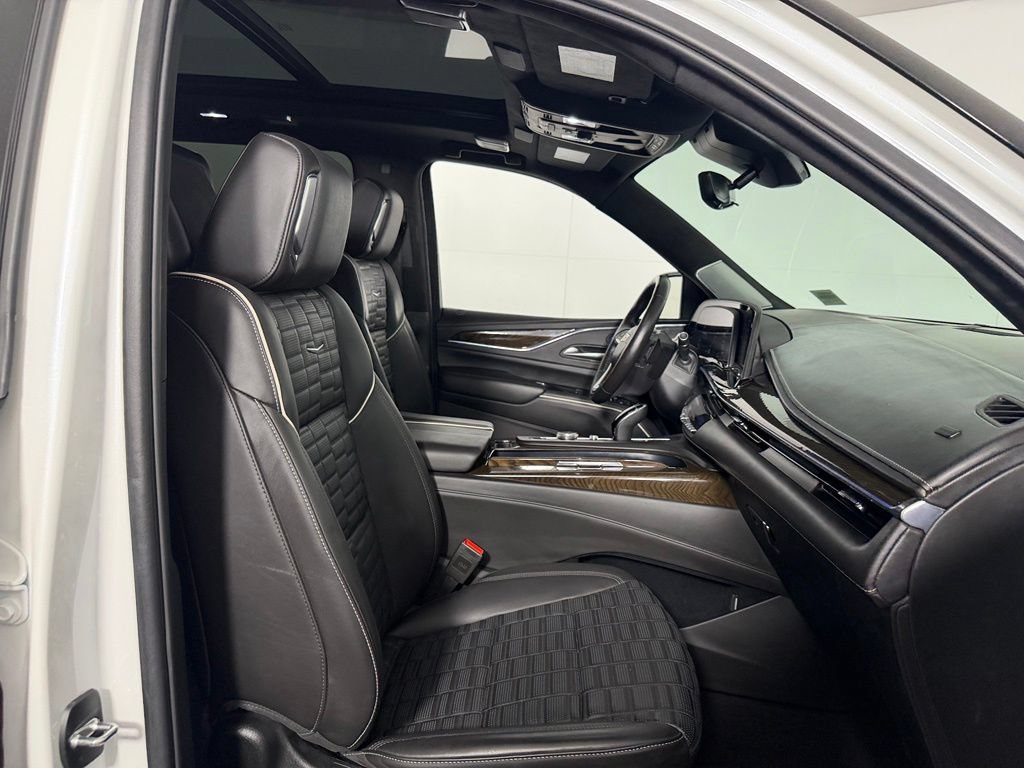 Used 2024 Cadillac Escalade ESV Sport Platinum w/ LPO, ONYX Package AWD/4WD image 30