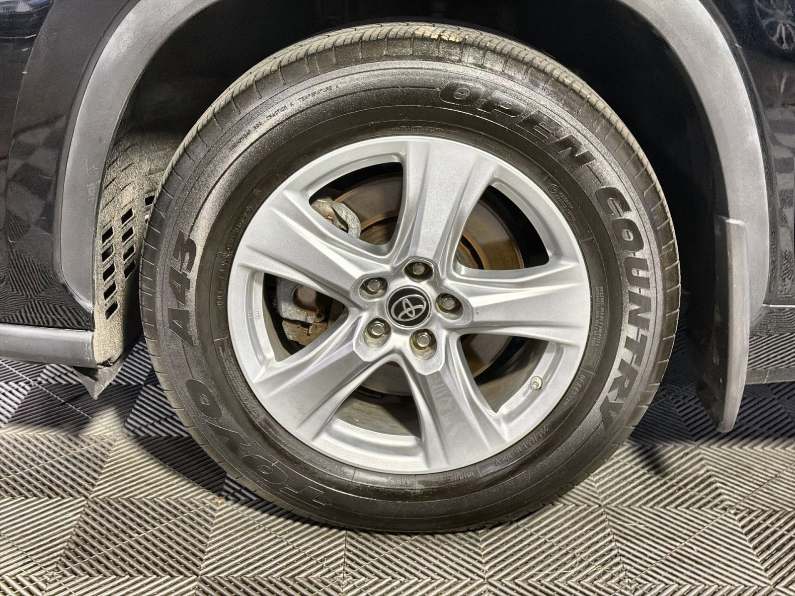 Used 2023 Toyota Highlander L AWD/4WD image 20