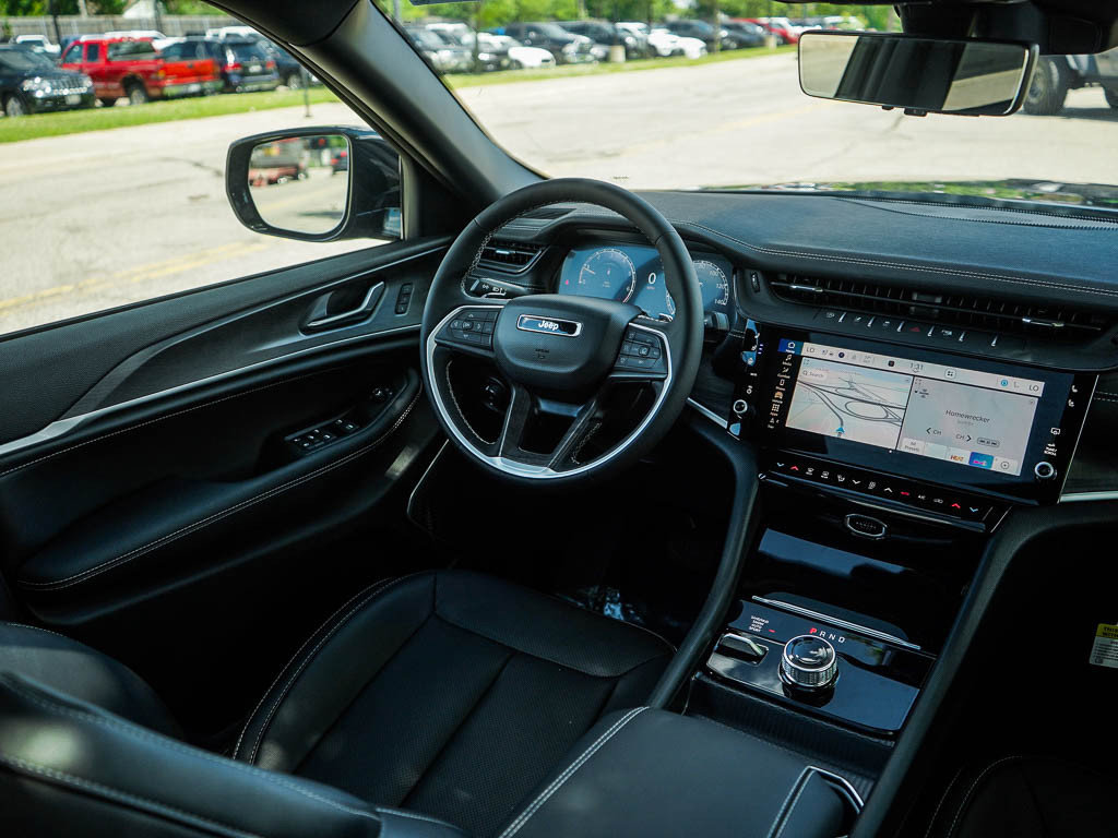 New 2026 Jeep Grand Cherokee Limited AWD/4WD image 15