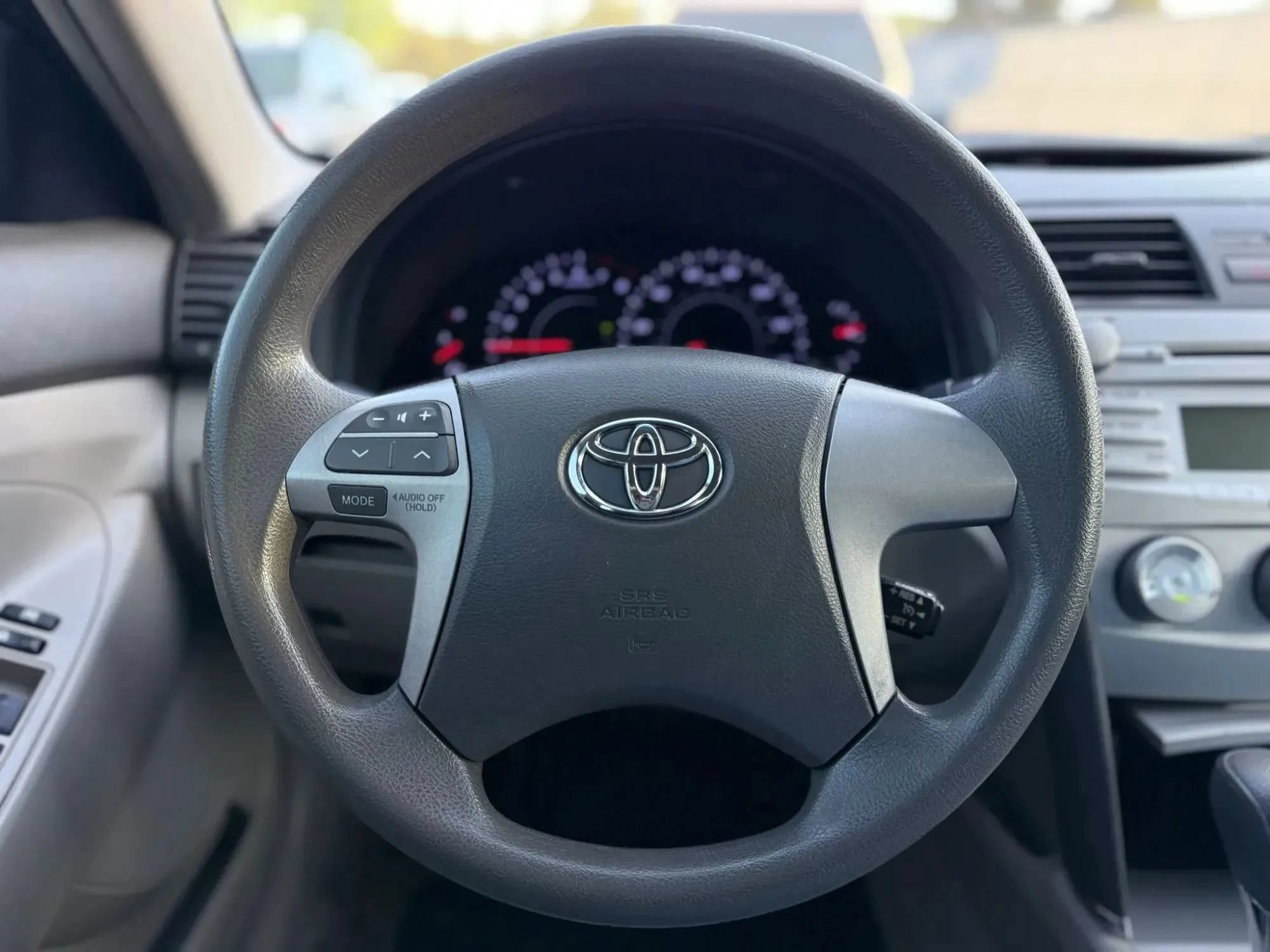 Used 2010 Toyota Camry LE FWD image 24